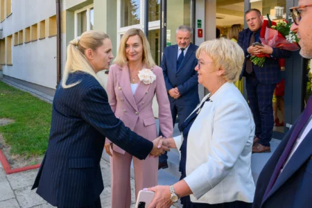 Uczestnicy wojewódzkiej inauguracji roku szkolnego