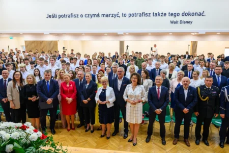 Uczestnicy wojewódzkiej inauguracji roku szkolnego