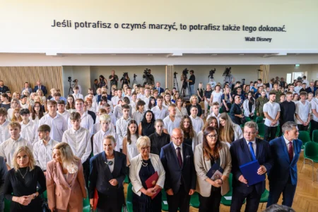 Uczestnicy wojewódzkiej inauguracji roku szkolnego