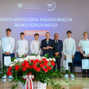 Uczestnicy wojewódzkiej inauguracji roku szkolnego