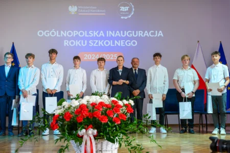 Uczestnicy wojewódzkiej inauguracji roku szkolnego