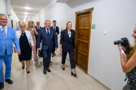 Uczestnicy wojewódzkiej inauguracji roku szkolnego
