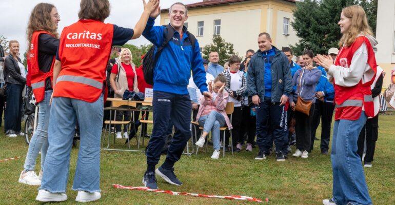 Uczestnicy olimpiady wojewódzkiej dla osób z niepełnosprawnością