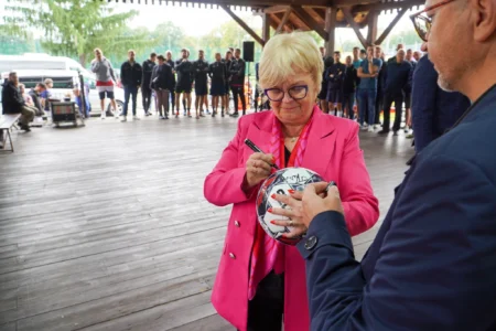 Uczestnicy i goście Mistrzostw Polski Urzędów Wojewódzkich w Piłce Nożnej