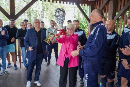 Uczestnicy i goście Mistrzostw Polski Urzędów Wojewódzkich w Piłce Nożnej