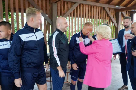 Uczestnicy i goście Mistrzostw Polski Urzędów Wojewódzkich w Piłce Nożnej