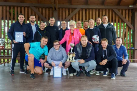 Uczestnicy i goście Mistrzostw Polski Urzędów Wojewódzkich w Piłce Nożnej