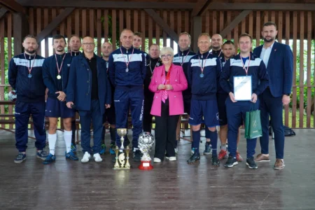 Uczestnicy i goście Mistrzostw Polski Urzędów Wojewódzkich w Piłce Nożnej