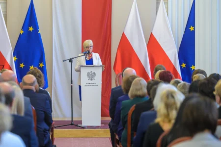 Uczestnicy uroczystości wręczenia odznaczeń państwowych dla nauczycieli