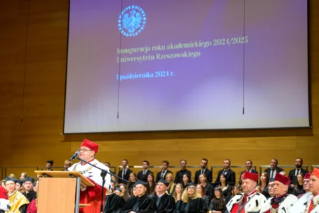 Uczestnicy inauguracji na Uniwersytecie Rzeszowskim