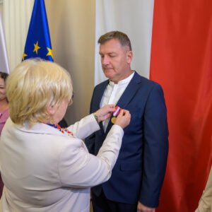 Uczestnicy uroczystości wręczenia odznaczeń państwowych dla nauczycieli