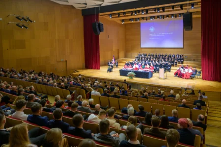 Uczestnicy inauguracji na Uniwersytecie Rzeszowskim