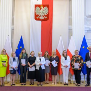 Uczestnicy uroczystości z okazji Dnia Edukacji Narodowej