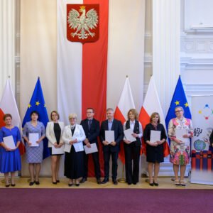 Uczestnicy uroczystości z okazji Dnia Edukacji Narodowej