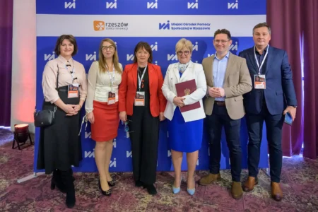 Uczestnicy konferencji dotyczącej przemocy wobec dzieci