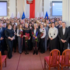 Uczestnicy uroczystości z okazji święta służb społecznych