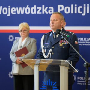 Uczestnicy policyjnej uroczystości z okazji narodowego Święta Niepodległości