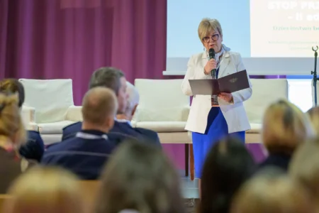 Uczestnicy konferencji dotyczącej przemocy wobec dzieci