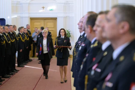 Uczestnicy zbiórki strażackiej z okazji Narodowego Święta Niepodległości