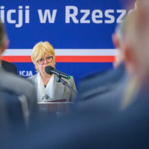 Uczestnicy policyjnej uroczystości z okazji narodowego Święta Niepodległości