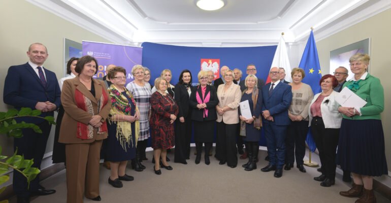 W Podkarpackim Urzędzie Wojewódzkim odbyły się dziś konsultacje ustawy o bonie senioralnym. Z udziałem Marzeny Okły-Drewnowicz, minister do spraw polityki senioralnej