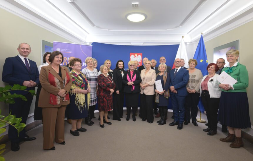 W Podkarpackim Urzędzie Wojewódzkim odbyły się dziś konsultacje ustawy o bonie senioralnym. Z udziałem Marzeny Okły-Drewnowicz, minister do spraw polityki senioralnej