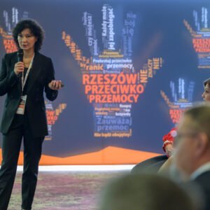 Uczestnicy konferencji dotyczącej przemocy wobec dzieci