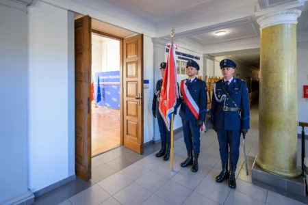 Uczestnicy uroczystego ślubowania policjantów