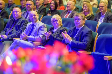 Uczestnicy jubileuszu 30-lecia Warsztatu Terapii Zajęciowej w Mielcu