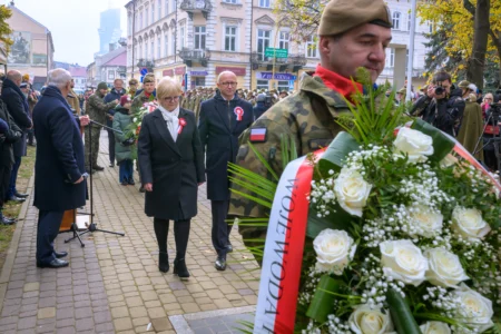 Uczestnicy obchodów Narodowego Święta Niepodległości w Rzeszowie