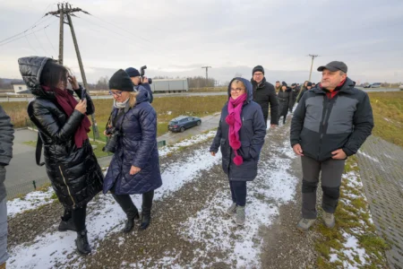 Uczestnicy posiedzenia Powiatowego Zespołu Zarządzania Kryzysowego i ćwiczeń w Tarnobrzegu