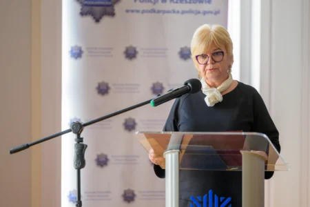 Uczestnicy uroczystego ślubowania policjantów