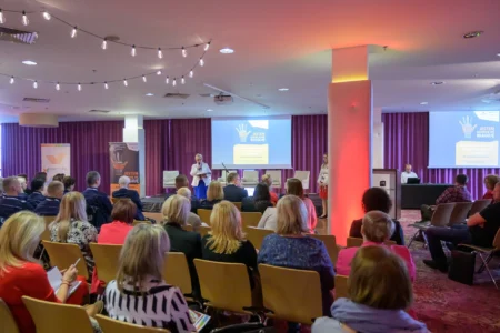 Uczestnicy konferencji dotyczącej przemocy wobec dzieci