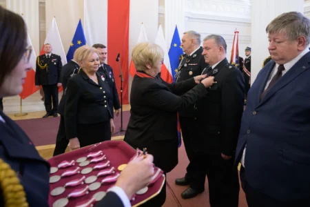 Uczestnicy zbiórki strażackiej z okazji Narodowego Święta Niepodległości