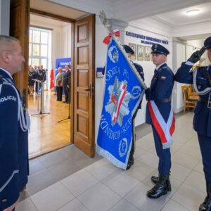 Uczestnicy policyjnej uroczystości z okazji narodowego Święta Niepodległości