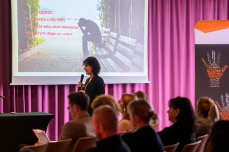 Uczestnicy konferencji dotyczącej przemocy wobec dzieci