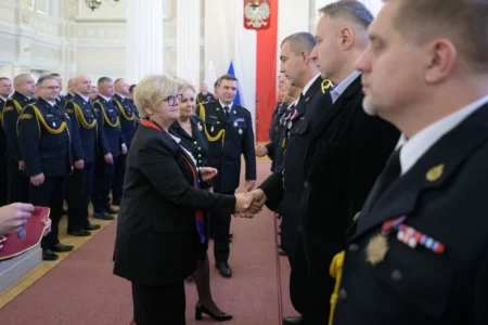 Uczestnicy zbiórki strażackiej z okazji Narodowego Święta Niepodległości