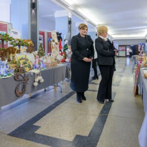 Uczestnicy jubileuszu 30-lecia Warsztatu Terapii Zajęciowej w Mielcu