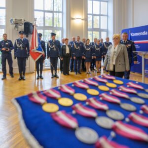 Uczestnicy policyjnej uroczystości z okazji narodowego Święta Niepodległości