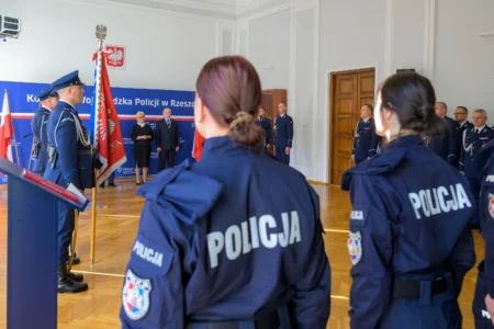 Uczestnicy uroczystego ślubowania policjantów