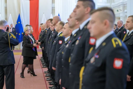 Uczestnicy zbiórki strażackiej z okazji Narodowego Święta Niepodległości