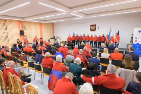 Uczestnicy uroczystości z okazji Dnia Ratownika Górskiego