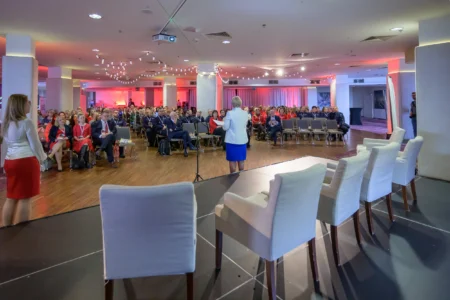 Uczestnicy konferencji dotyczącej przemocy wobec dzieci