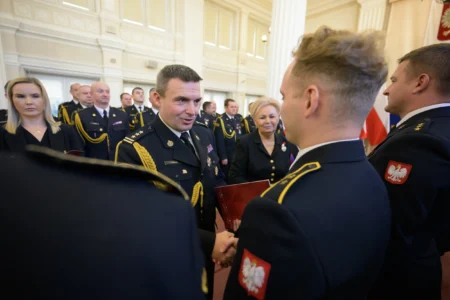 Uczestnicy zbiórki strażackiej z okazji Narodowego Święta Niepodległości