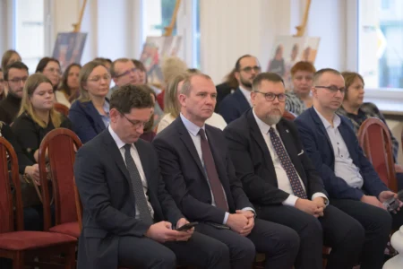 Uczestnicy konferencji na temat cyberbezpieczeństwa