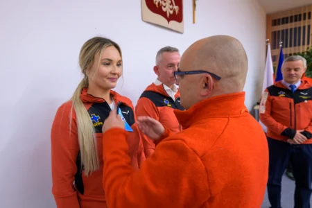 Uczestnicy uroczystości z okazji Dnia Ratownika Górskiego