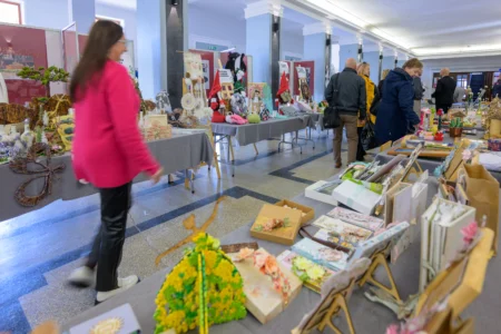 Uczestnicy jubileuszu 30-lecia Warsztatu Terapii Zajęciowej w Mielcu