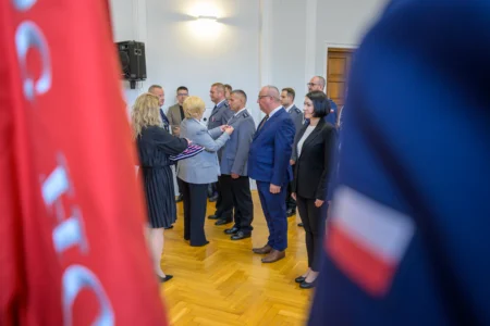 Uczestnicy policyjnej uroczystości z okazji narodowego Święta Niepodległości