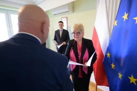 W Podkarpackim Urzędzie Wojewódzkim odbyły się dziś konsultacje ustawy o bonie senioralnym. Z udziałem Marzeny Okły-Drewnowicz, minister do spraw polityki senioralnej