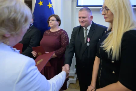 Uczestnicy uroczystości z okazji Narodowego Święta Niepodległości